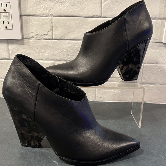 42 Gold sz 10 Koral black leather pointy toe heeled boots - Picture 1 of 16